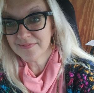 Meet your Posher, Debra